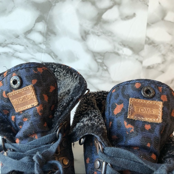 Toms Women’s High Top Ankle Shoes Fleece Lined Blue Pink Leopard Print - Picture 10 of 16